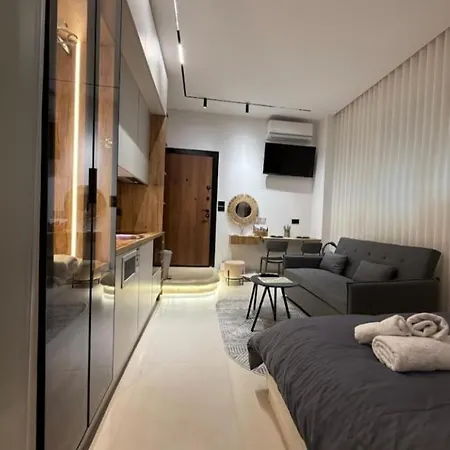 Dennys Near Pazari I Ri-optika Roma Apartman Tirana